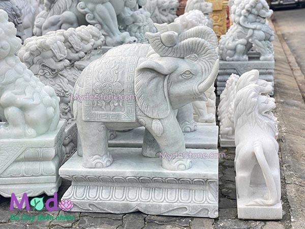 Tượng Voi đứng đá Cẩm Thạch Trắng Xanh