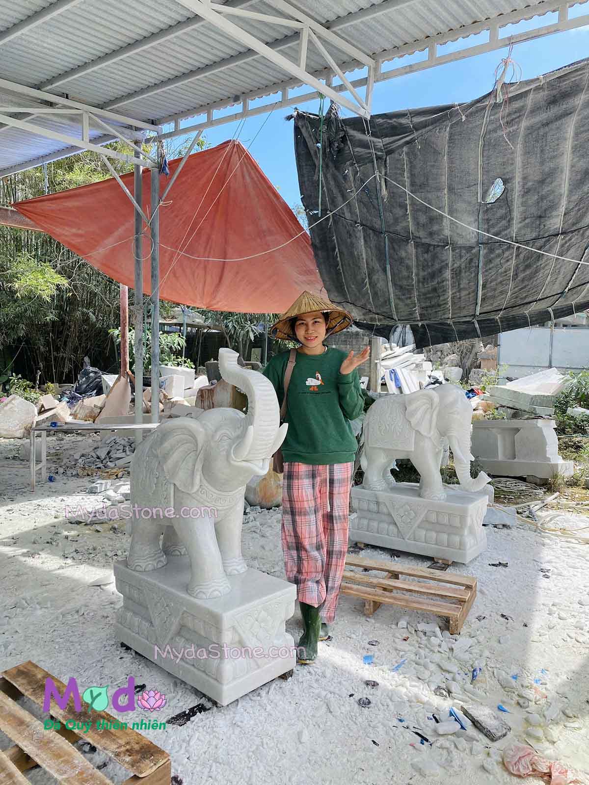 Tượng Voi đứng đá Cẩm Thạch Trắng