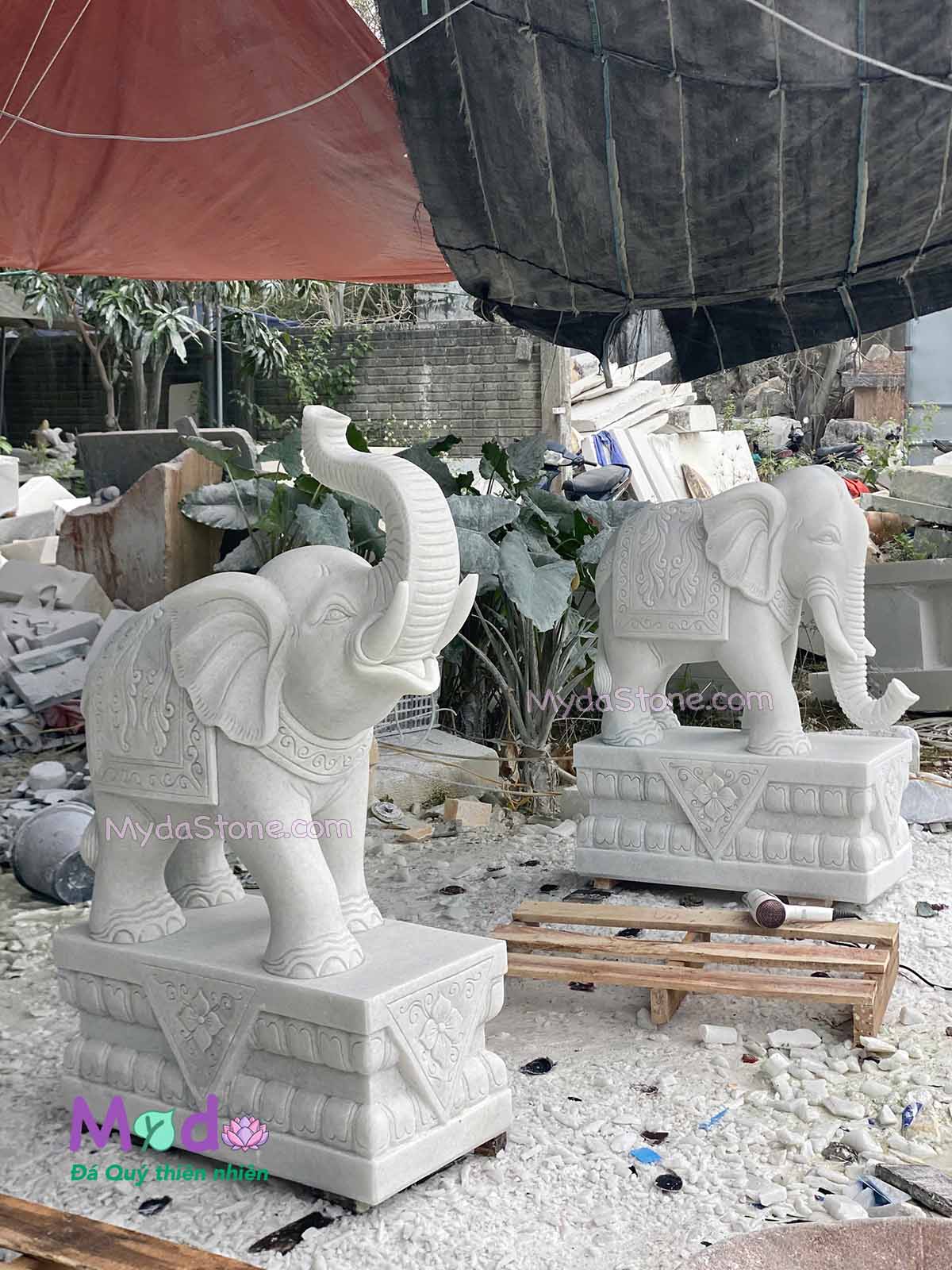 Tượng Voi đứng đá Cẩm Thạch Trắng