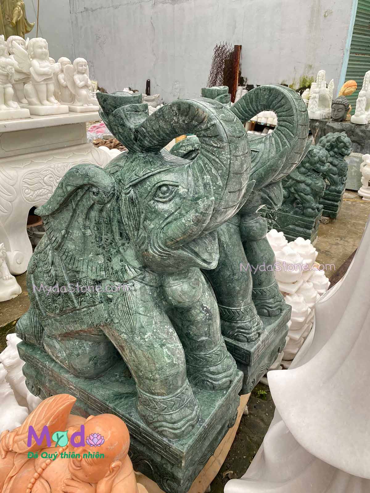 Tượng Voi Quỳ đá Xanh Ấn Độ