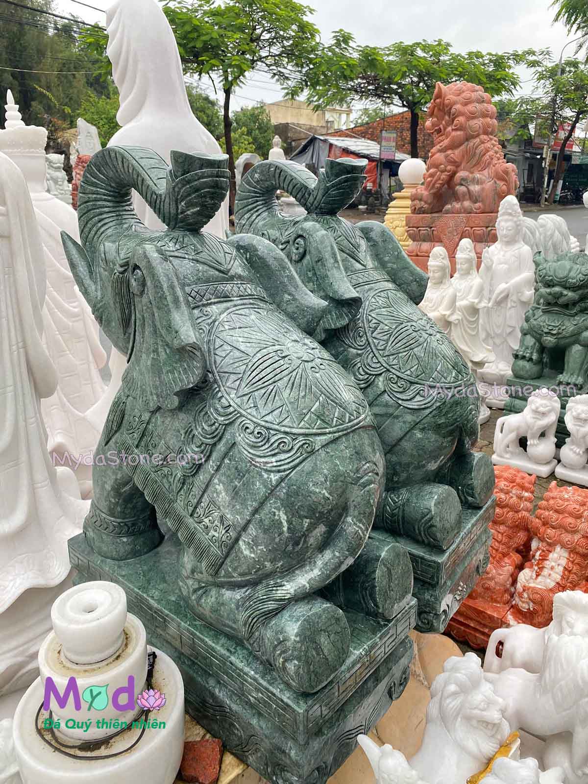 Tượng Voi Quỳ đá Xanh Ấn Độ