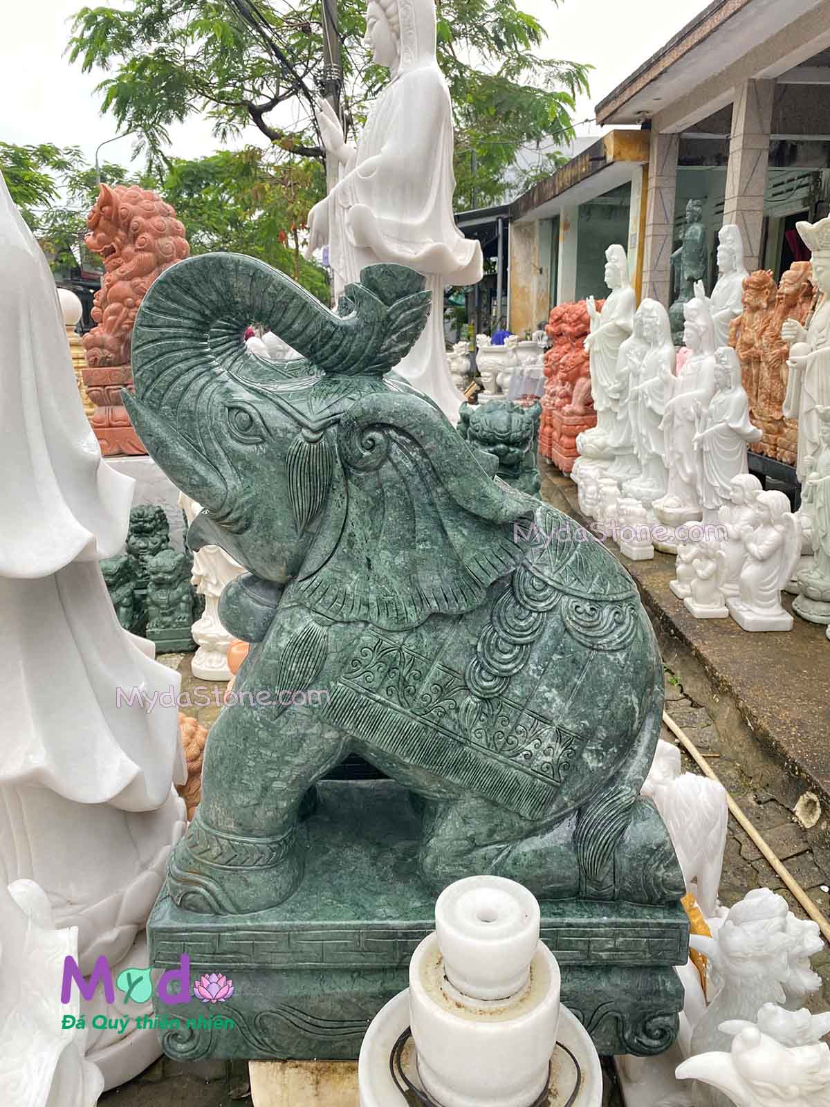 Tượng Voi Quỳ đá Xanh Ấn Độ