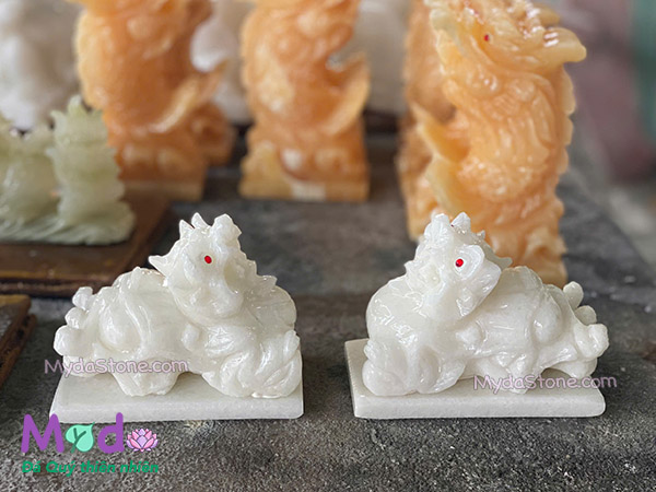 Tỳ Hưu đá Cẩm Thạch Trắng