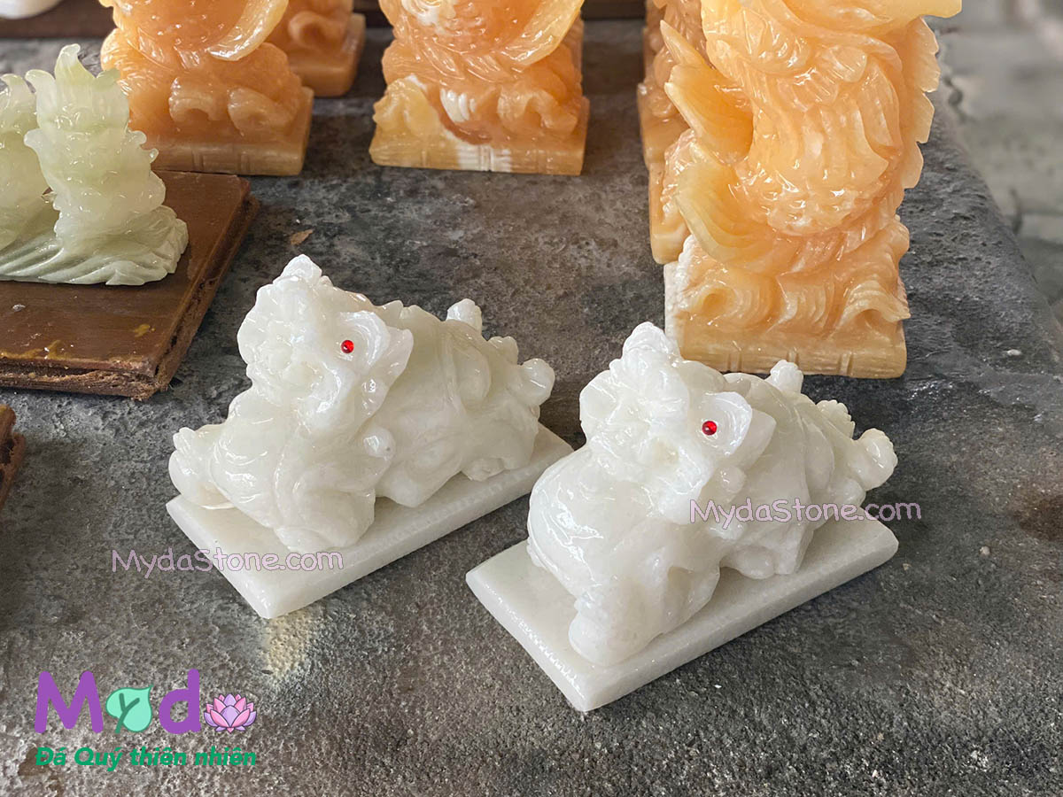 Tỳ Hưu đá Cẩm Thạch Trắng