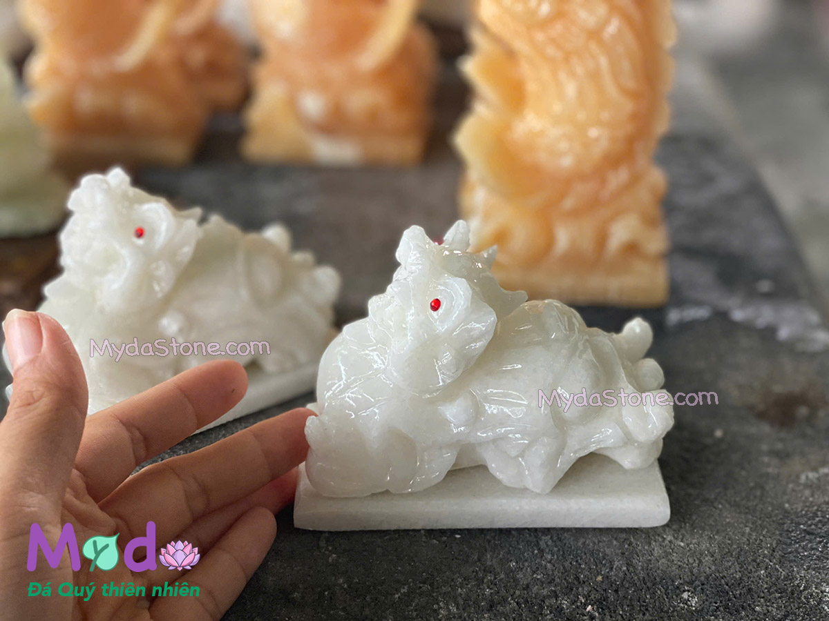 Tỳ Hưu đá Cẩm Thạch Trắng