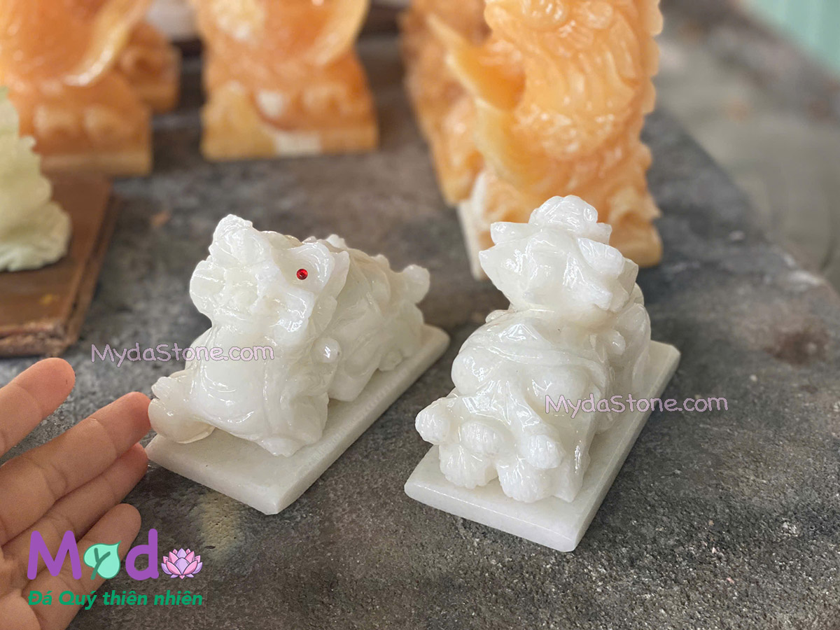Tỳ Hưu đá Cẩm Thạch Trắng