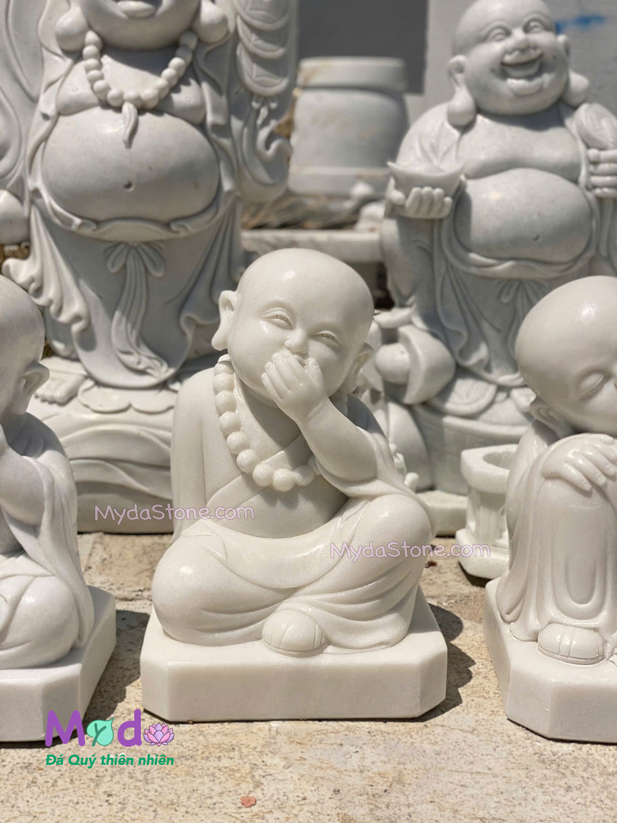 Tượng Chú Tiểu đá Cẩm Thạch Trắng
