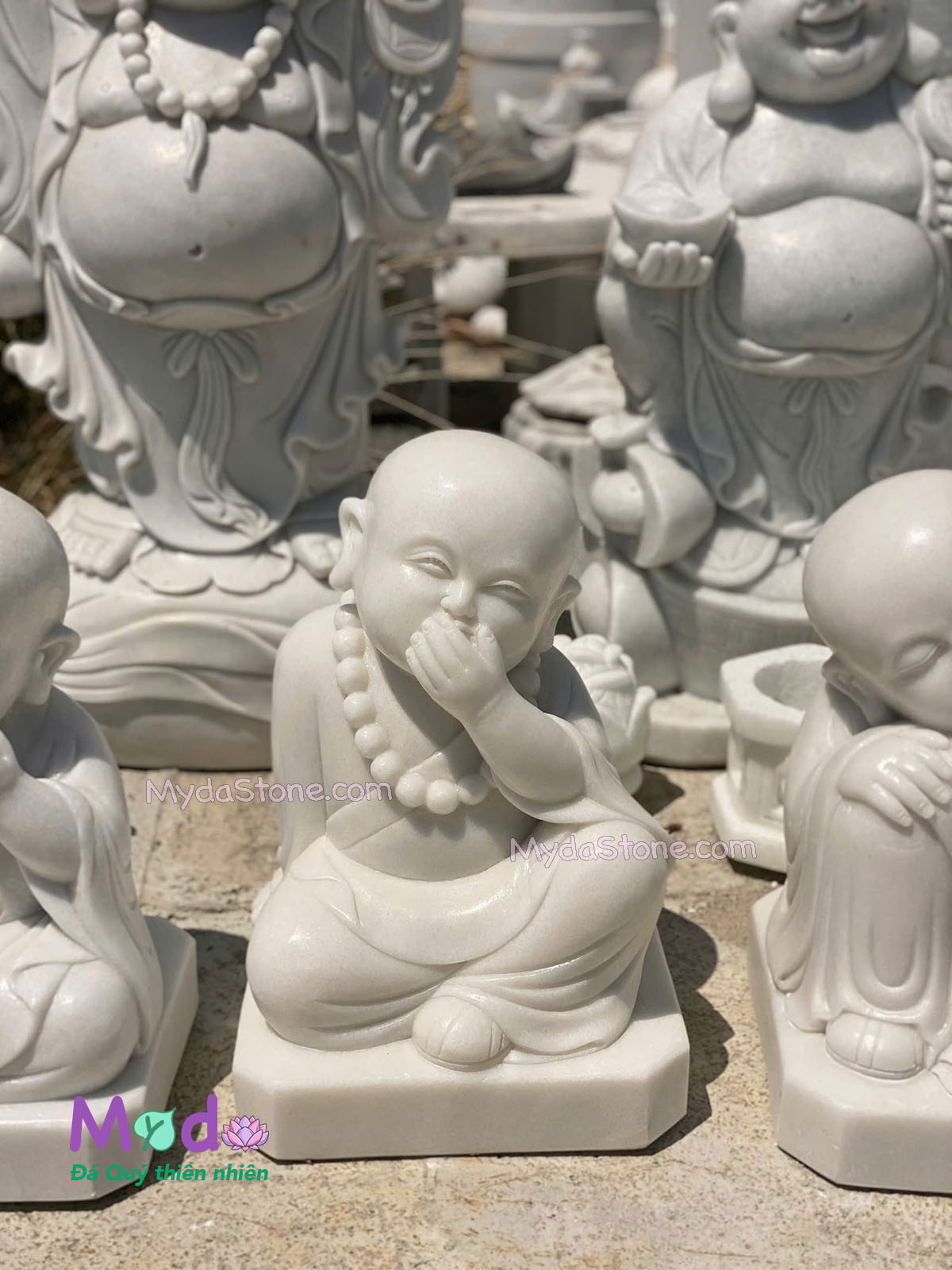 Tượng Chú Tiểu đá Cẩm Thạch Trắng