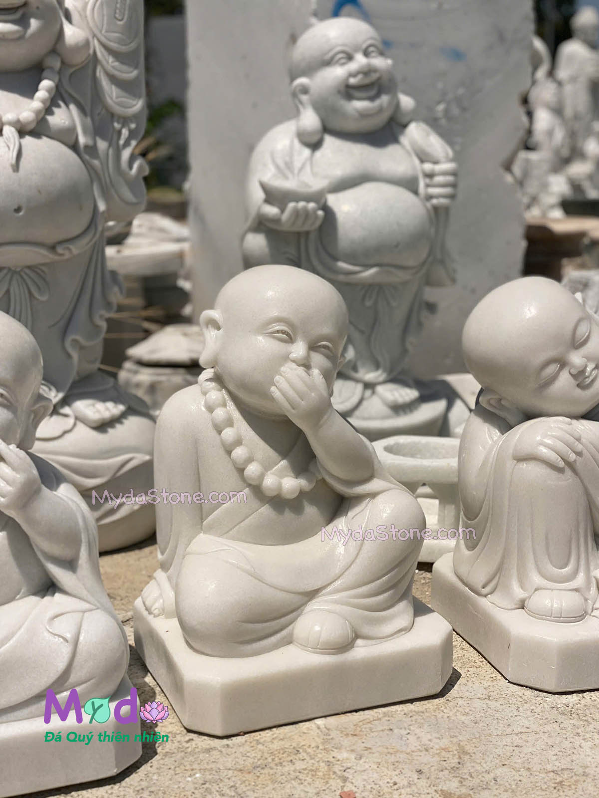 Tượng Chú Tiểu đá Cẩm Thạch Trắng