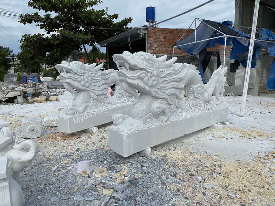 Tượng Rồng bằng đá Non Nước