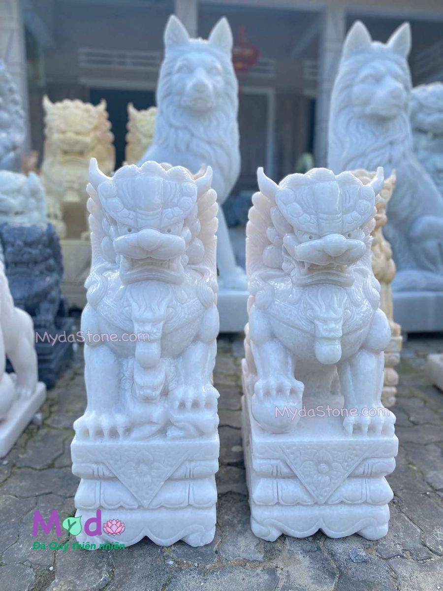 tượng kỳ lân đá tại đồng hới