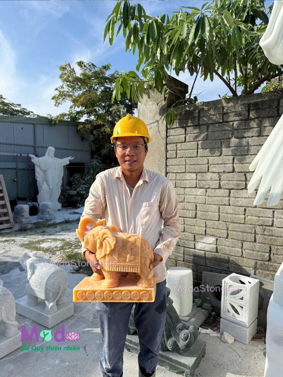 Bộ Đồ Thờ đá, Lư Hương đá tự nhiên tại Quảng Ninh