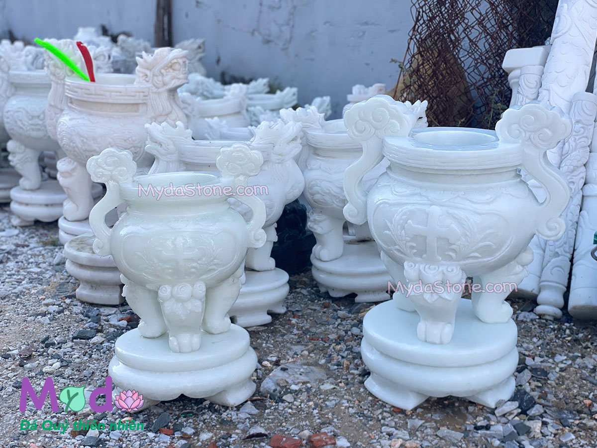 Bộ Đồ Thờ đá, Lư Hương đá tự nhiên tại Quảng Ninh