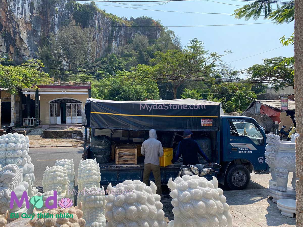 Bộ Đồ Thờ đá, Lư Hương đá tự nhiên tại Quảng Ninh