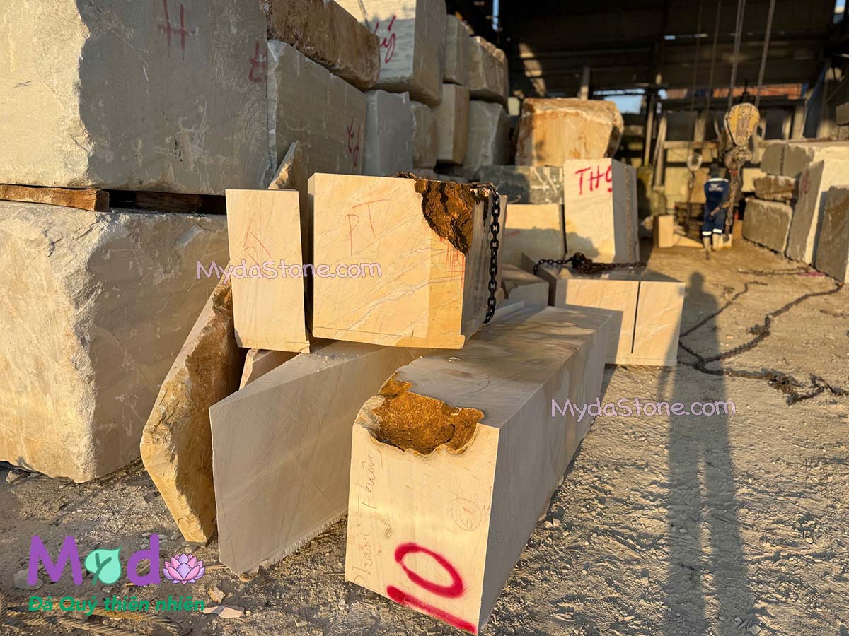 tượng đức mẹ, tượng công giáo bằng đá tại quy nhơn