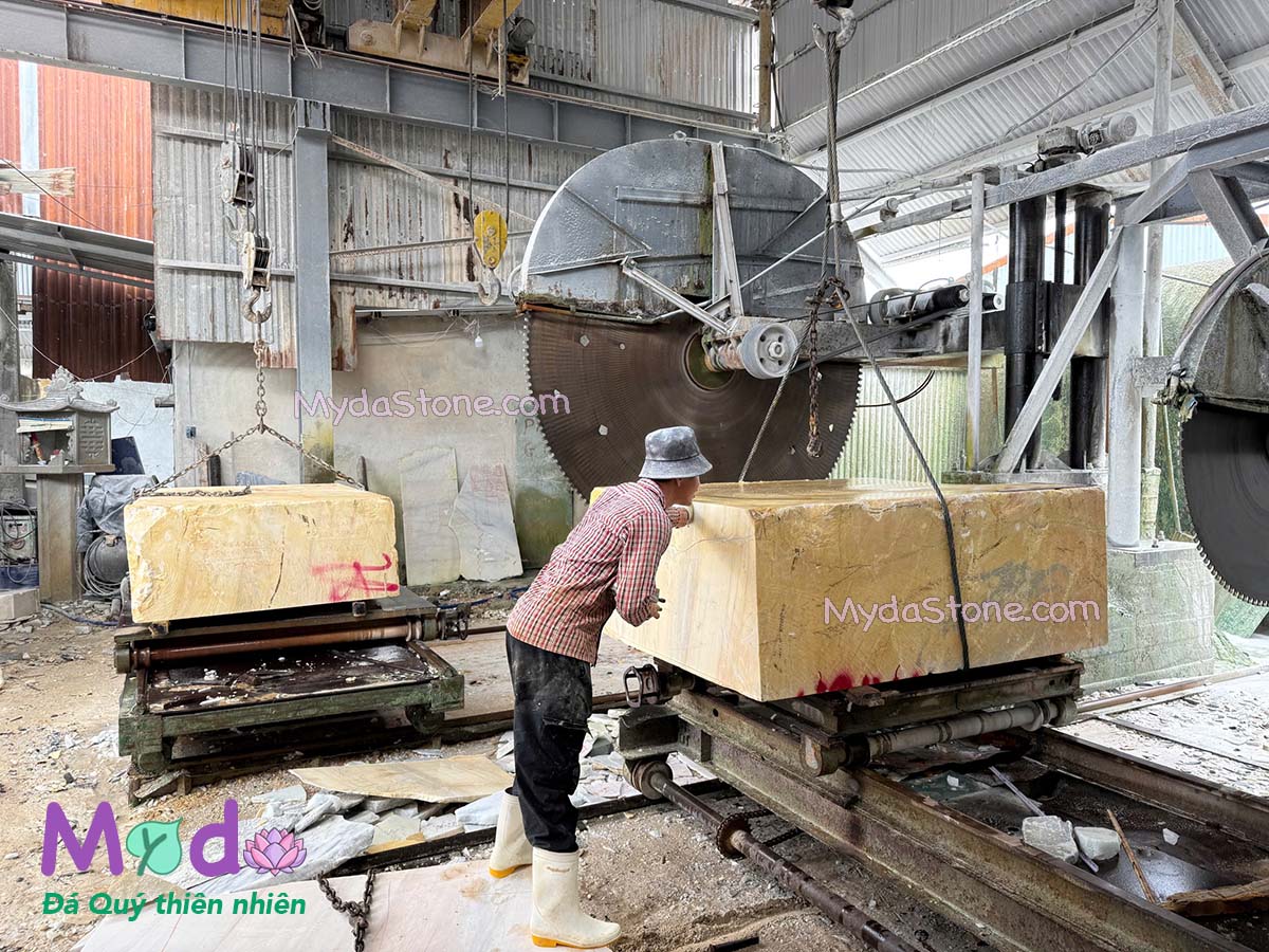 tượng đức mẹ, tượng công giáo bằng đá tại quy nhơn
