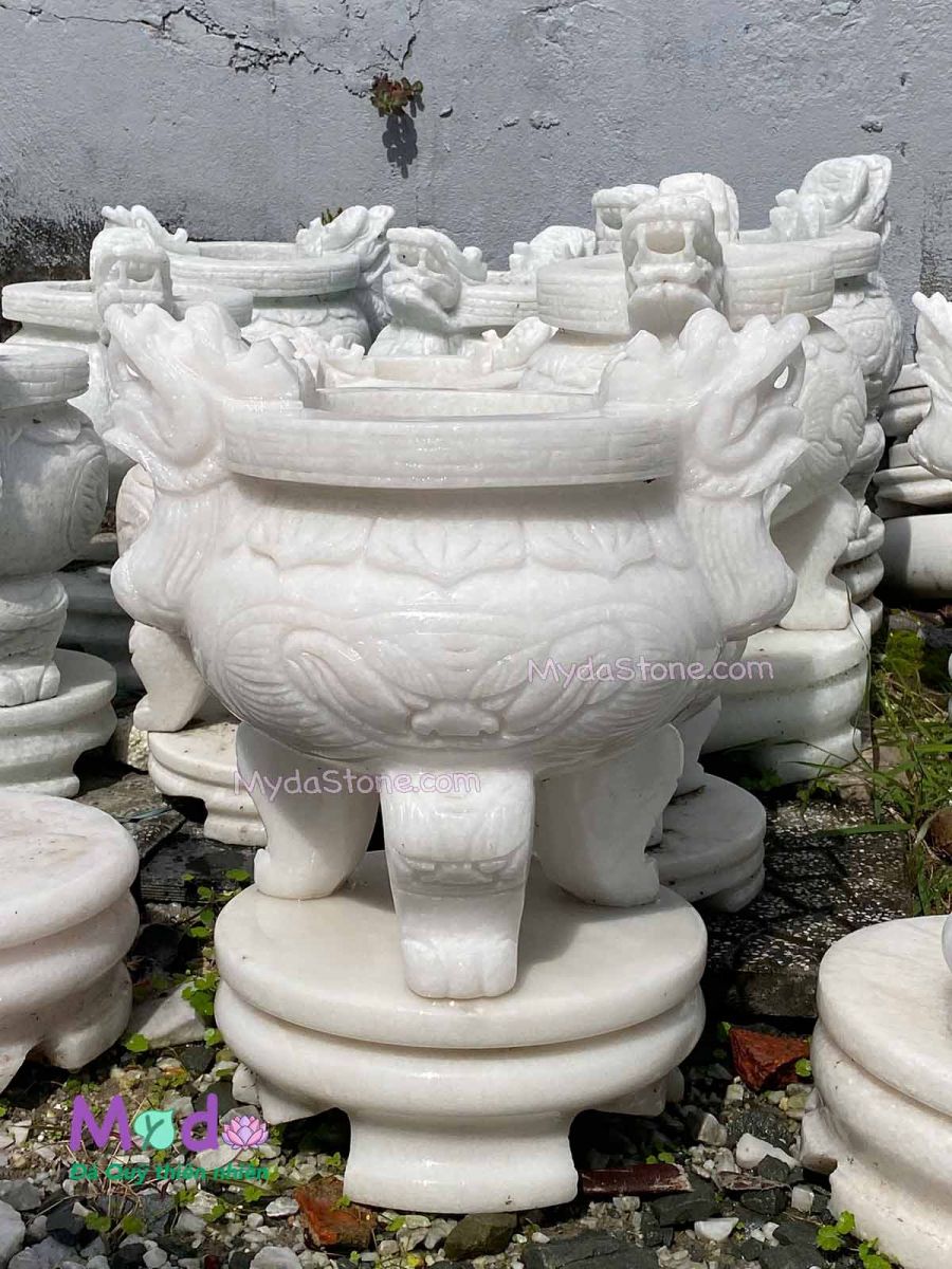 Cửa Hàng Đồ Thờ Đá và Lư Hương Đá tại Tây Ninh